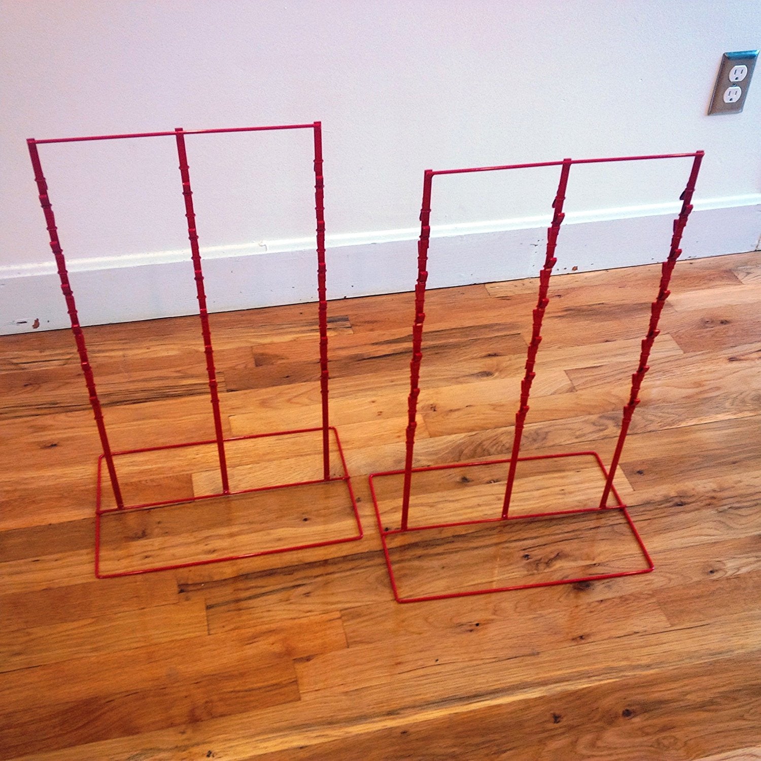 Counter Chip Display TWO - Red 3 Round Strip 6
