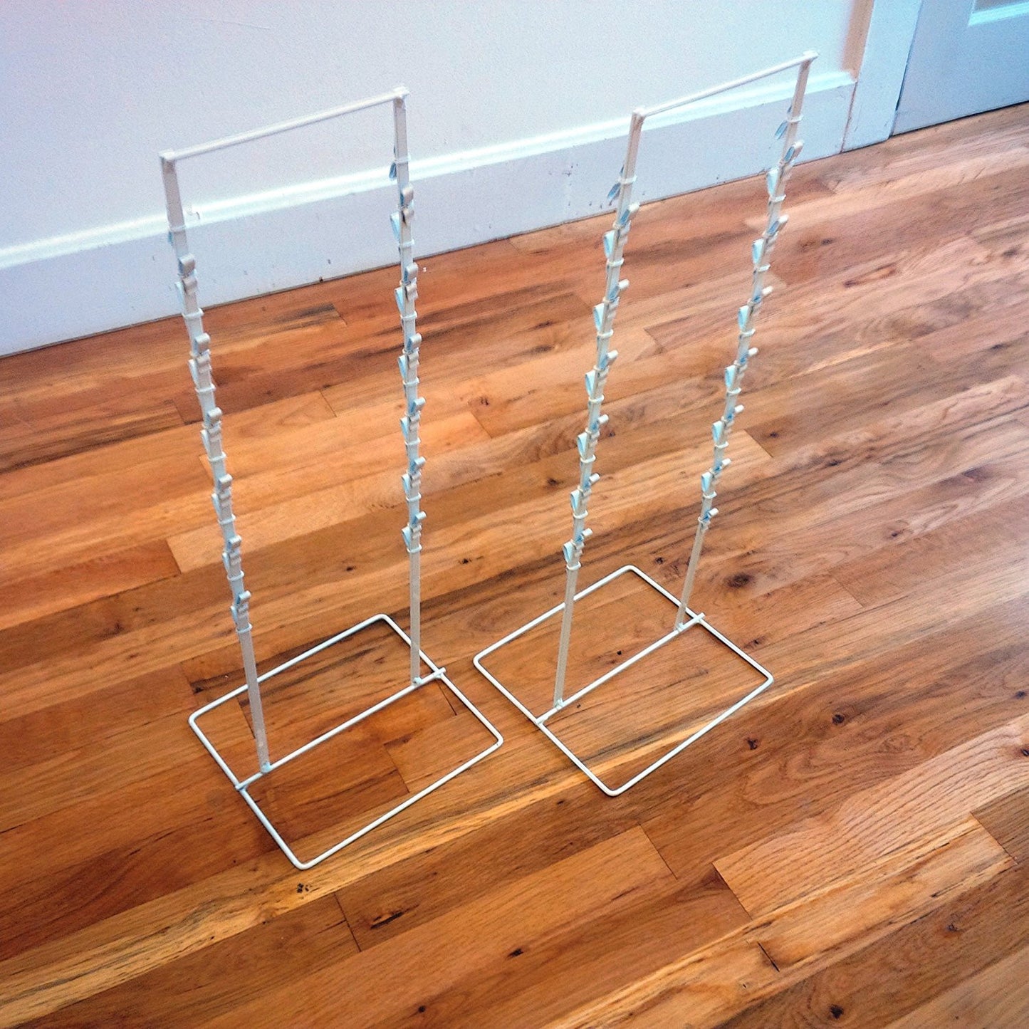 White Double Round Strip Display Racks